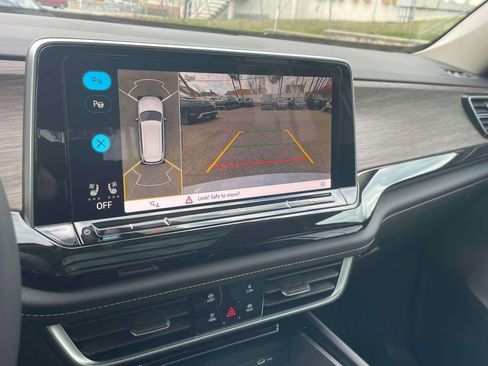 New 2026 Volkswagen Atlas SE image 28