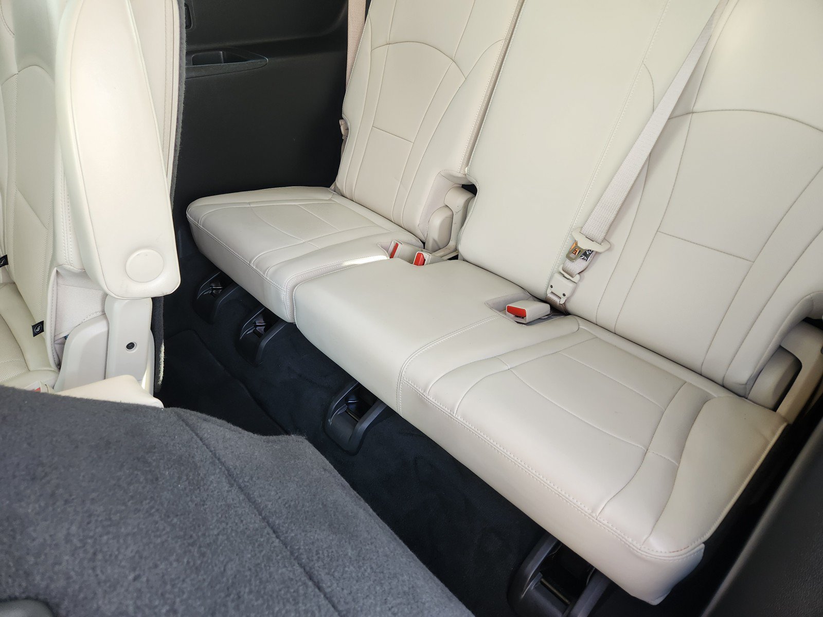 Used 2023 Buick Enclave Essence w/ Experience Buick Package FWD image 14