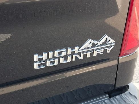 Used 2024 Chevrolet Silverado 1500 High Country w/ Technology Package AWD/4WD image 27