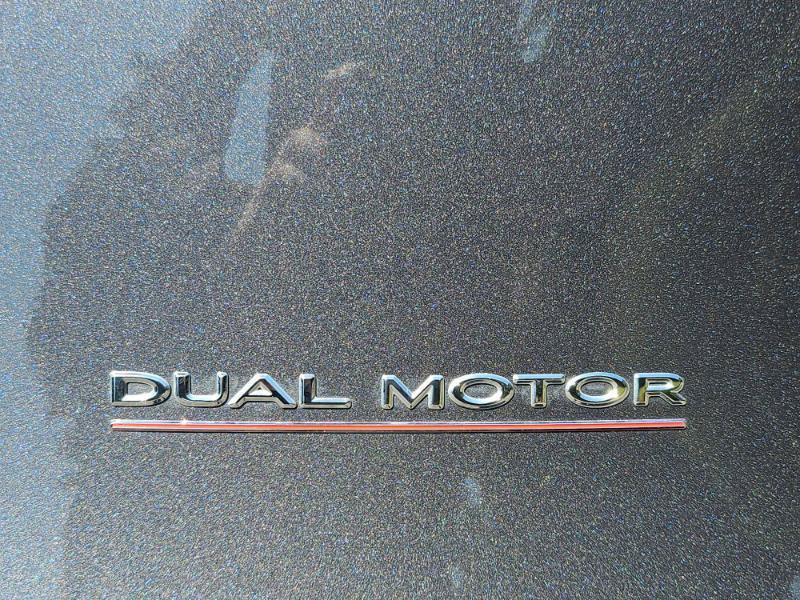 Used 2023 Tesla Model Y Long Range AWD/4WD image 31