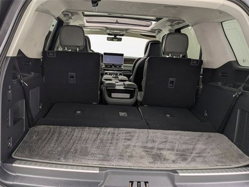Used 2023 Lincoln Navigator Black Label image 9