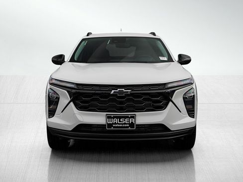 New 2026 Chevrolet Trax LT w/ Driver Confidence Package FWD image 2