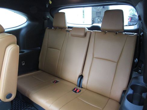 Used 2026 Toyota Highlander Limited AWD/4WD image 16
