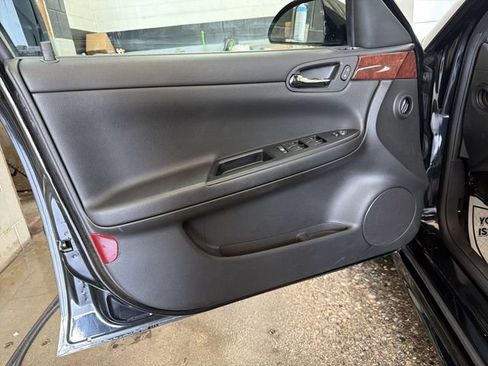 Used 2009 Chevrolet Impala LT FWD image 13