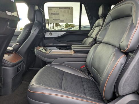 New 2025 Lincoln Navigator L Black Label image 15