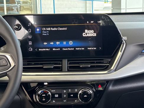 New 2026 Chevrolet Trax LT w/ LT Convenience Package FWD image 17