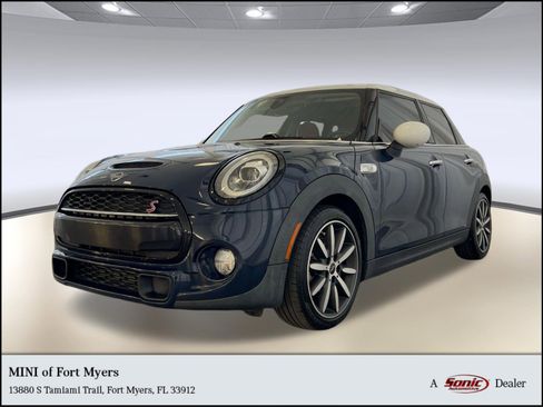 Used 2019 MINI Cooper S image 1