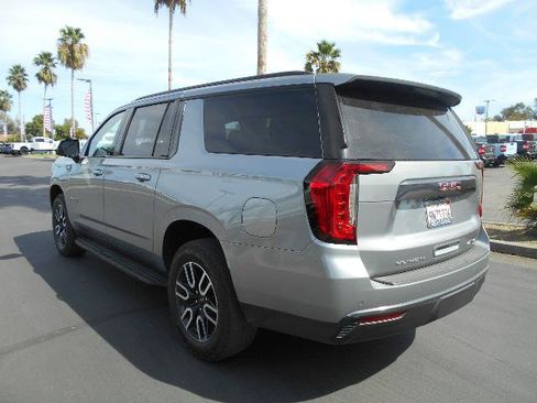 Used 2024 GMC Yukon XL AT4 w/ Technology Package AWD/4WD image 8