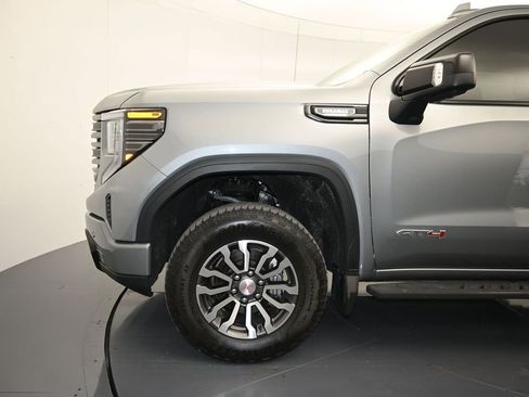 Used 2023 GMC Sierra 1500 AT4 w/ AT4 Premium Package AWD/4WD image 9
