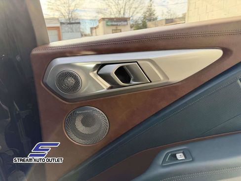 Used 2023 BMW XM image 25