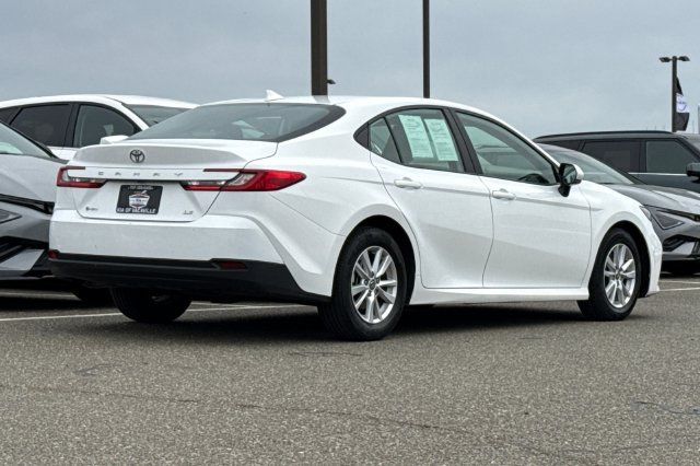 Used 2025 Toyota Camry LE FWD image 5