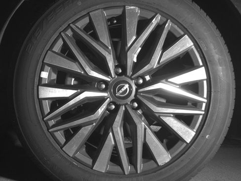 Used 2025 Nissan Altima 2.5 SV image 12