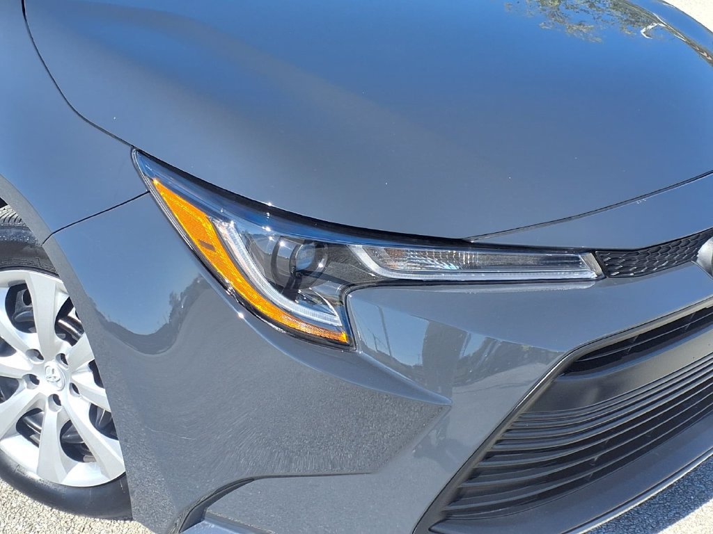 Used 2026 Toyota Corolla LE FWD image 2