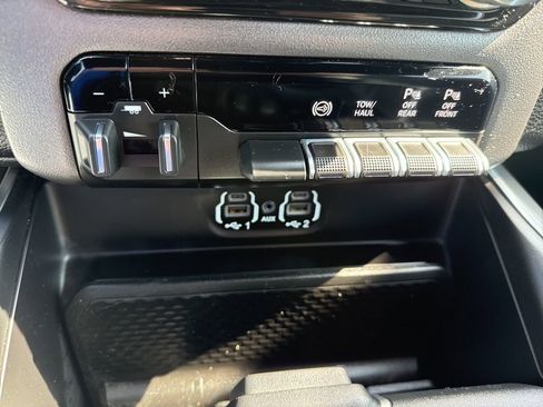 Used 2021 RAM 2500 Big Horn w/ Night Edition image 13