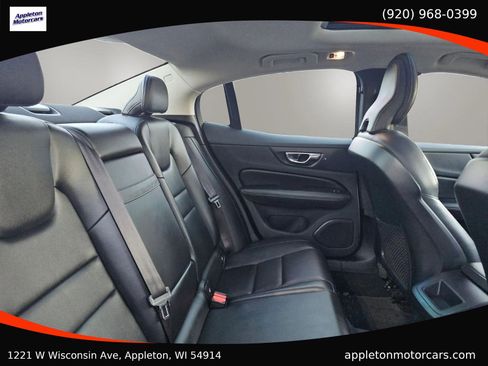 Used 2019 Volvo S60 T5 Momentum w/ Premium Package image 33