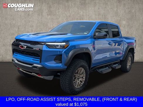Used 2025 Chevrolet Colorado ZR2 w/ Technology Package AWD/4WD image 4