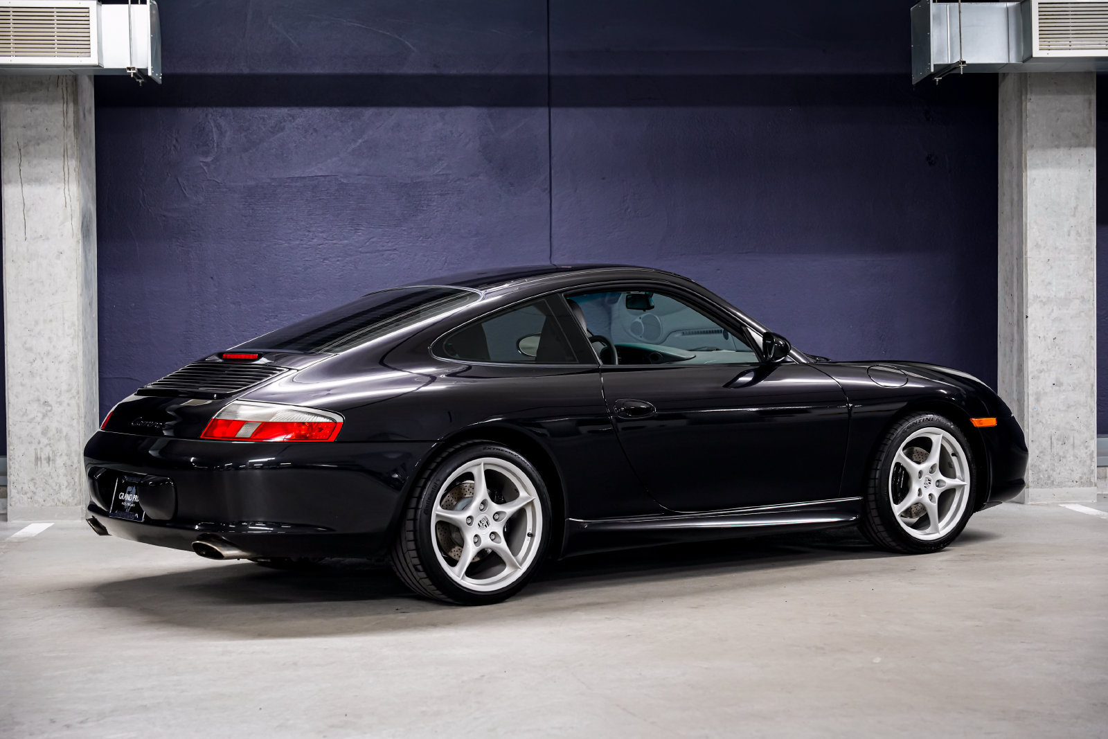 Used 2003 Porsche 911 Carrera RWD image 3