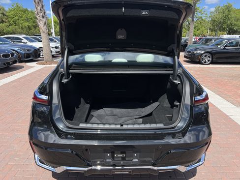 Certified 2025 BMW 740i RWD image 32