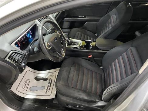 Used 2015 Ford Fusion SE w/ Equipment Group 201A image 9