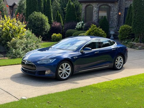 Used 2015 Tesla Model S 70D AWD/4WD image 1