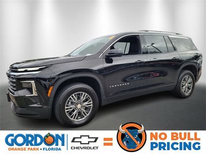 Used 2025 Chevrolet Traverse LT