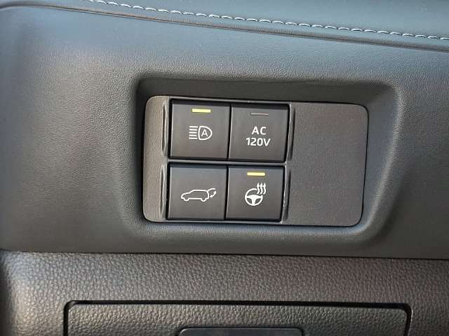 Used 2021 Toyota Highlander Limited AWD/4WD image 25