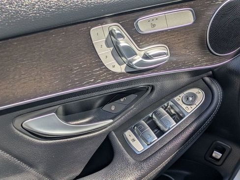 Used 2020 Mercedes-Benz GLC 300 4MATIC image 12