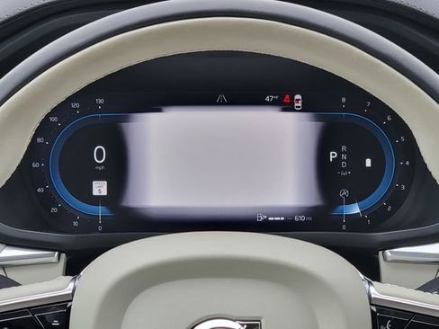 Used 2024 Volvo XC60 B5 Ultimate image 32