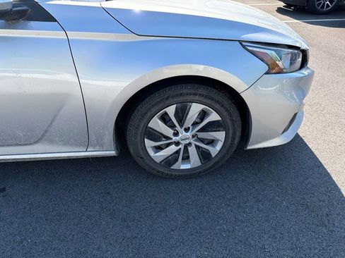 Used 2020 Nissan Altima 2.5 S FWD image 11