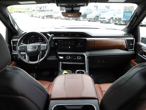 Used 2025 GMC Sierra 2500 Denali Ultimate AWD/4WD image 13