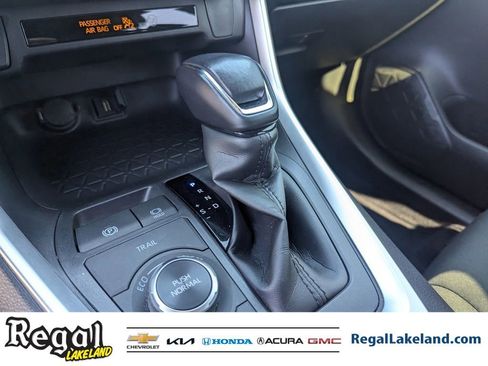 Used 2022 Toyota RAV4 SE image 22