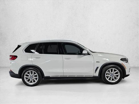 Used 2023 BMW X5 xDrive45e image 4