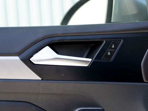 Used 2024 Volkswagen Jetta SE w/ Panoramic Sunroof Package image 24