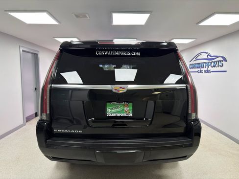 Used 2017 Cadillac Escalade Premium Luxury AWD/4WD image 7
