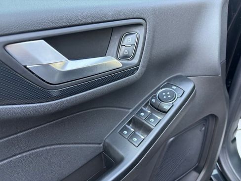 Used 2024 Ford Escape ST-Line w/ Tech Pack #1 image 7