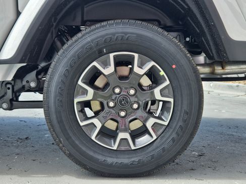 New 2026 Jeep Gladiator Sport image 25