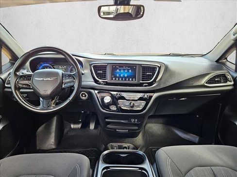 Used 2019 Chrysler Pacifica Touring Plus w/ S Appearance Package image 17