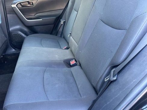 Used 2022 Toyota RAV4 LE FWD image 8
