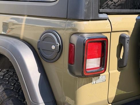 Used 2025 Jeep Wrangler Sport AWD/4WD image 12