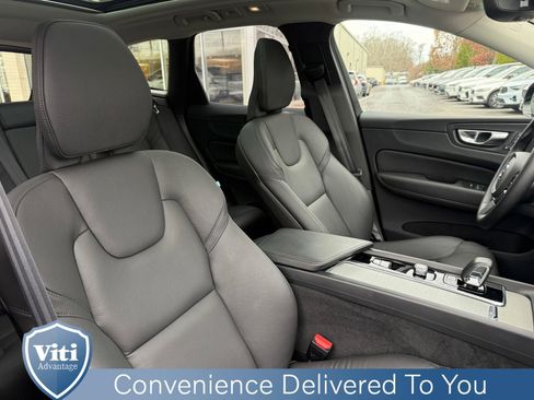 Certified 2025 Volvo XC60 B5 Plus image 31