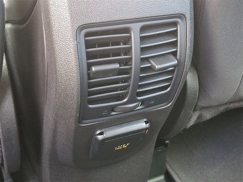 Used 2017 Ford C-MAX SE image 11