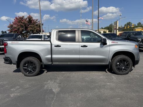 Used 2023 Chevrolet Silverado 1500 LT Trail Boss w/ Protection Package AWD/4WD image 11