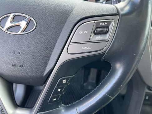 Used 2017 Hyundai Santa Fe AWD image 33