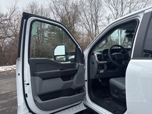 New 2026 Ford F350 XL w/ XL Chrome Package AWD/4WD image 17