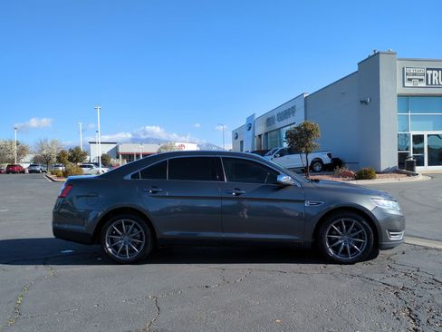 Used 2018 Ford Taurus Limited image 2