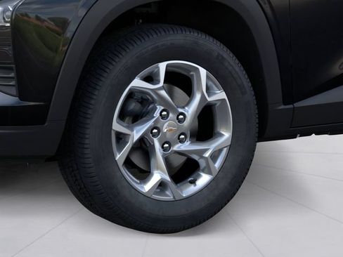 New 2026 Chevrolet Trax LS w/ LS Convenience Package FWD image 9