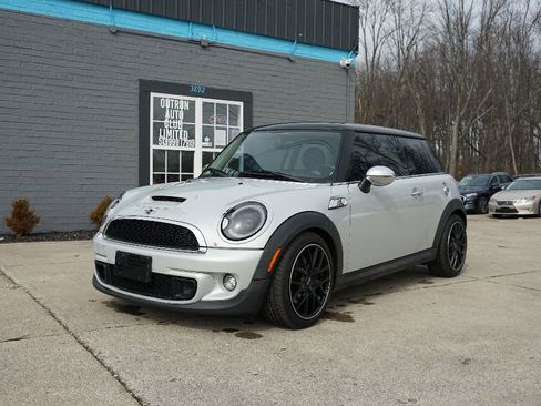 Used 2011 MINI Cooper S image 1