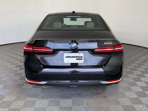 Used 2025 BMW 530i image 10