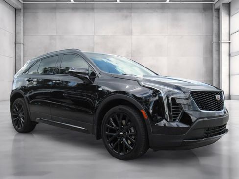Used 2022 Cadillac XT4 Sport w/ Comfort Package FWD image 1