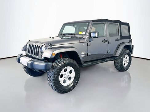 Used 2014 Jeep Wrangler Unlimited Sahara w/ Connectivity Group image 3